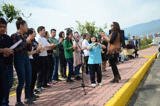 Kumluca’da engelliler için özel park yapıldı