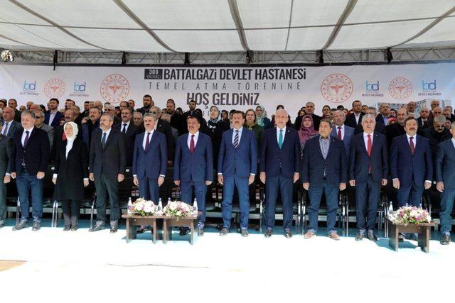 AK Parti Genel Başkan Yardımcısı Ünal’dan muhalefete tepki