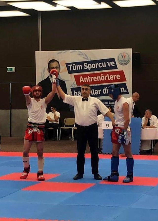 AİÇÜ öğrencisi Kick Boks’ da Türkiye Şampiyonu oldu