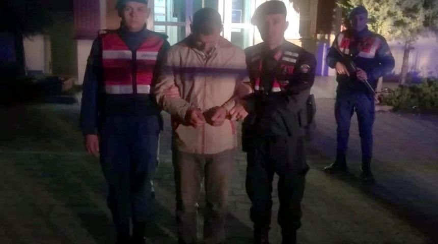 Kiralık otomobille koyun &ccedil;alan ş&uuml;phelisi tutuklandı