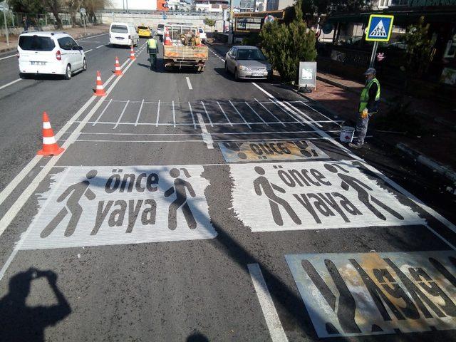 Yaya geçitlerinde ‘Önce Yaya’ uygulaması