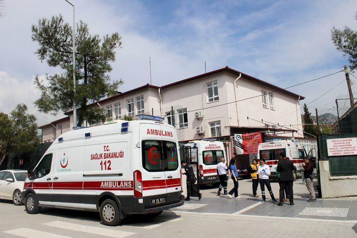 İlkokulda korkutan anlar! 11 öğrenci hastaneye kaldırıldı G4