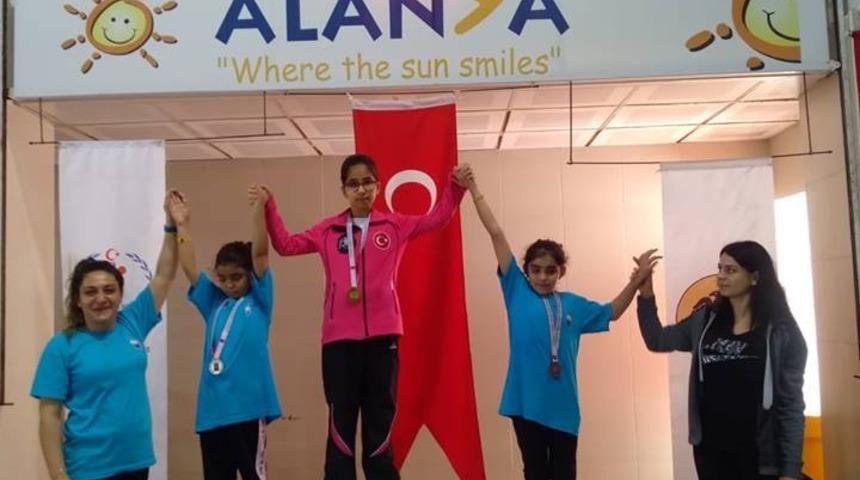 Görme Engelliler Yüzme Türkiye Şampiyonası’na Kayseri Damgası