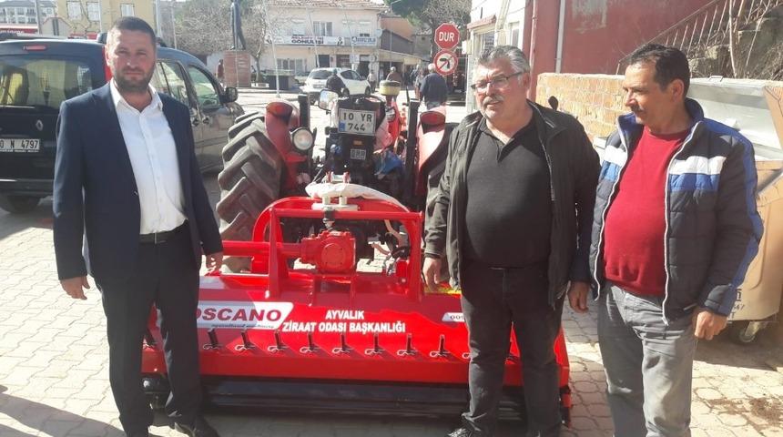 Ayvalık Ziraat Odası&rsquo;ndan &ccedil;ift&ccedil;ilere dal par&ccedil;alama makinesi
