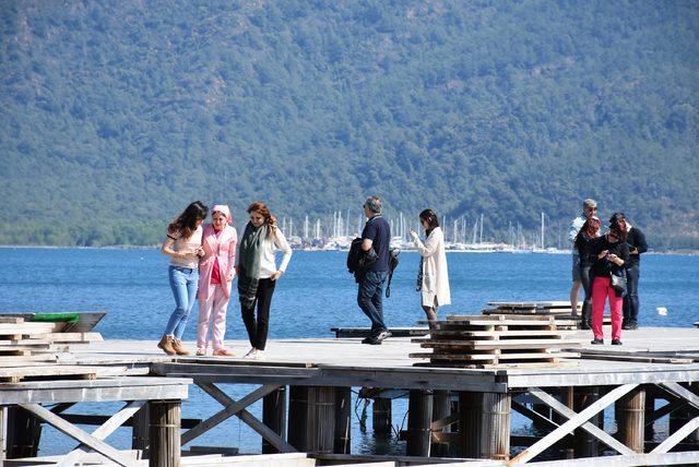 Marmaris'te sezonun ilk turist kafilesi İranlılar oldu