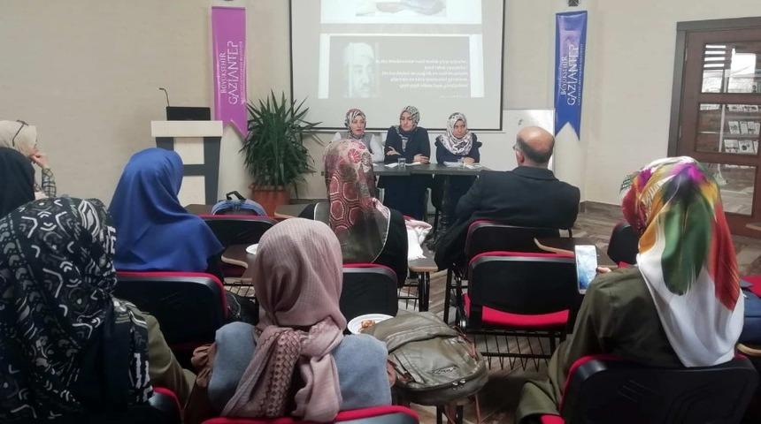 İlahiyat &ouml;ğrencilerinden Zeynep Gazali s&ouml;yleşisi