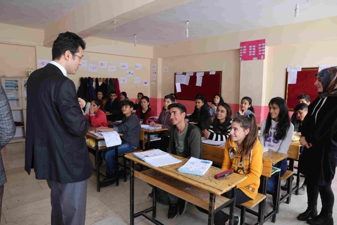 Kaymakam Ka&ccedil;maz&rsquo;dan şehit ailesine ziyaret