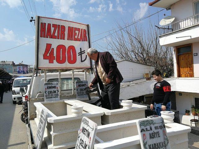 Tanesi 400 TL olan hazır mezara vatandaşlar ilgi gösterdi