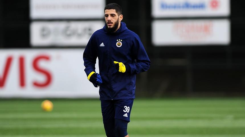 Fenerbahçe'de Yassine Benzia çalışmalarını tek başına sürdürüyor