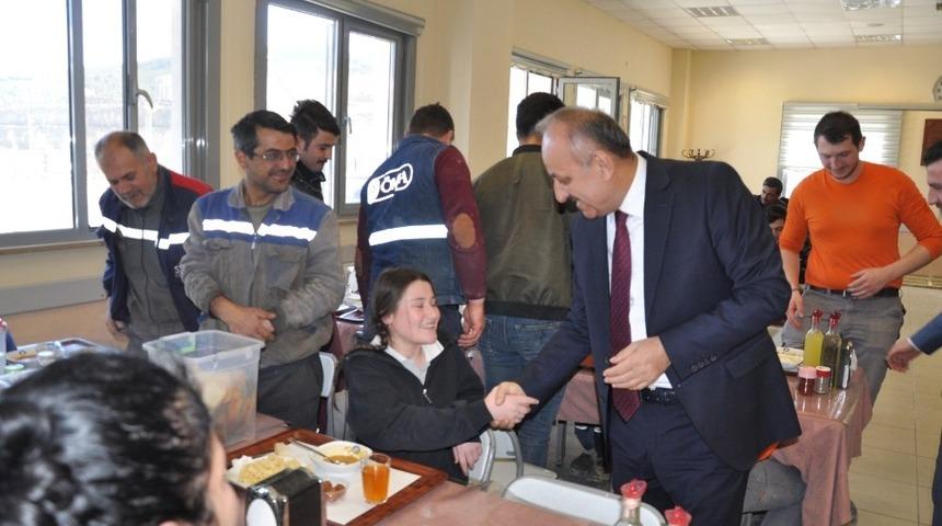 Başkan Babaş SFC Orman &Uuml;r&uuml;nleri Fabrikasını ziyaret etti