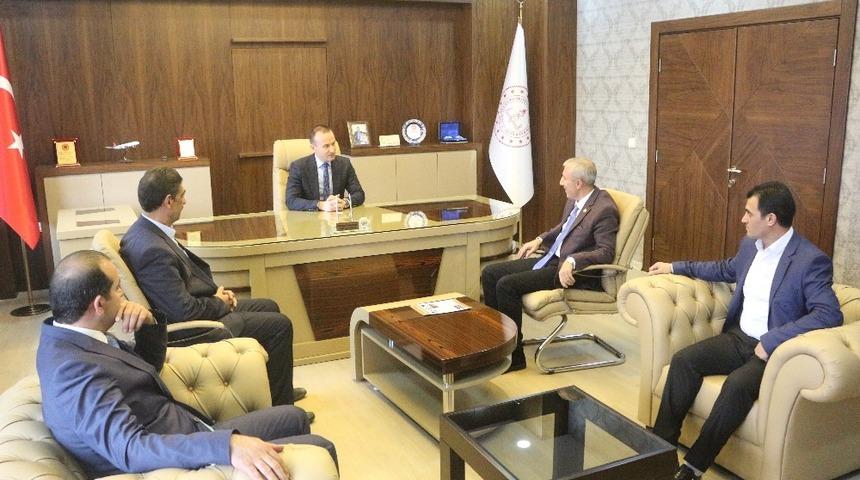 Eğitim Hak-Sen Genel Başkanı G&ouml;k&ccedil;ek&rsquo;den Milli Eğitim M&uuml;d&uuml;r&uuml; Tekin&rsquo;e ziyaret