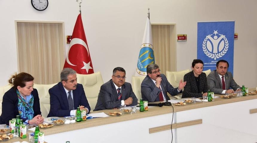 Eğitim ve &ccedil;ocuklar i&ccedil;in bir araya geldiler