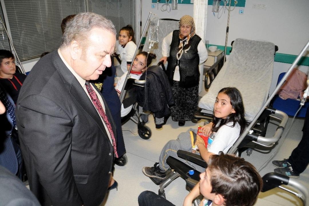 &Ccedil;ocuklar taburcu ediliyor