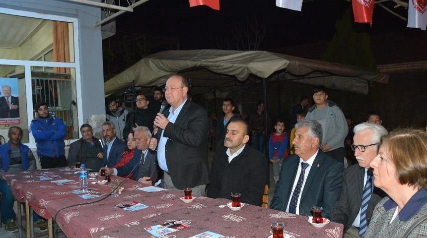 Başkan &Ouml;zakcan &ccedil;alışmalarını Yenik&ouml;y&rsquo;de s&uuml;rd&uuml;rd&uuml;