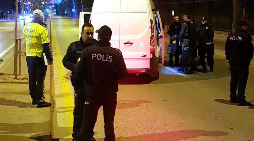 Askeriye &ouml;n&uuml;ne bırakılan poşet, panik yarattı