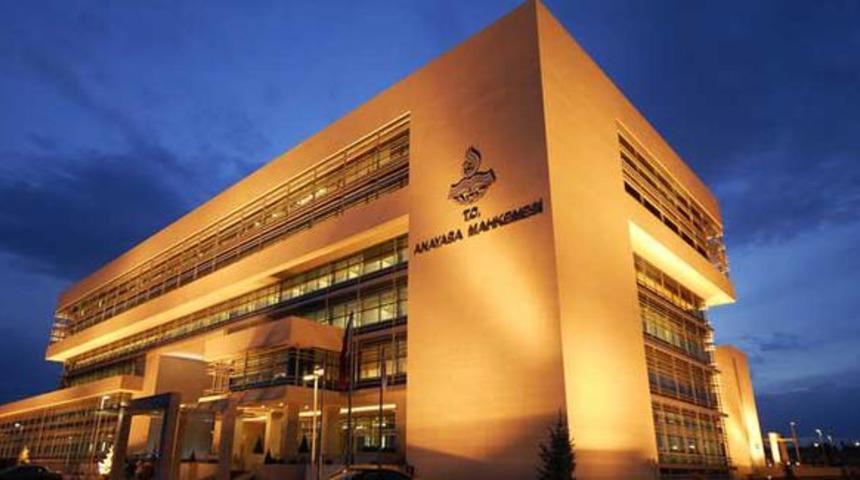 AYM'den 5 siyasi parti i&ccedil;in flaş karar! Savcılığa su&ccedil; duyurusunda bulunulacak!