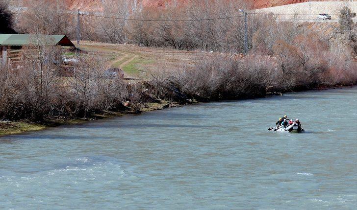 Bakan Varank'tan Munzur'da "nevruz" raftingi G2