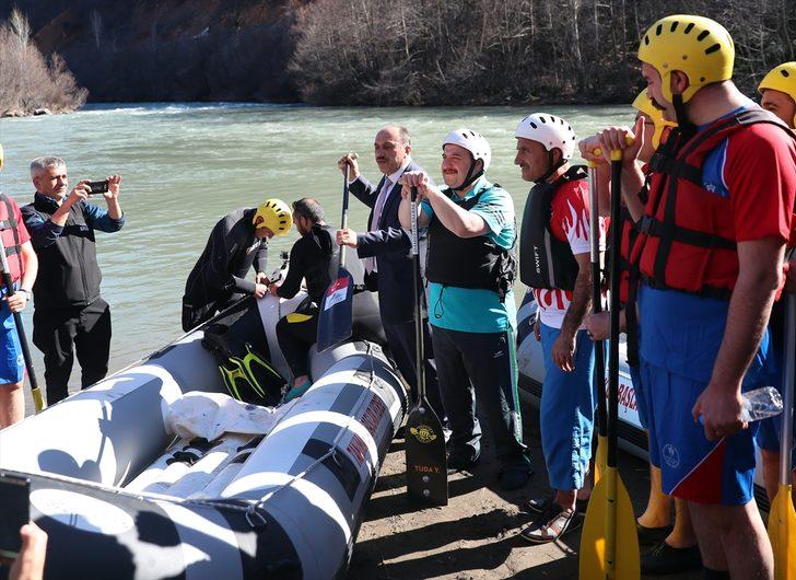 Bakan Varank'tan Munzur'da "nevruz" raftingi G3