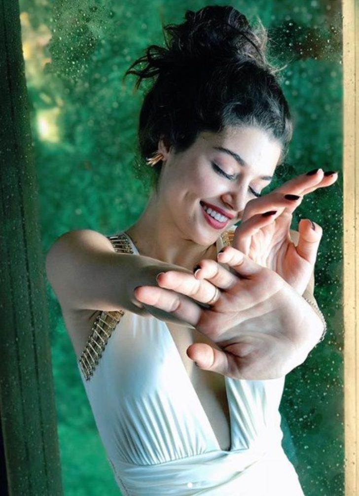 Hande Erçel, Gamze Erçel ve Burcu Özberk�in Maldivler tatili trend