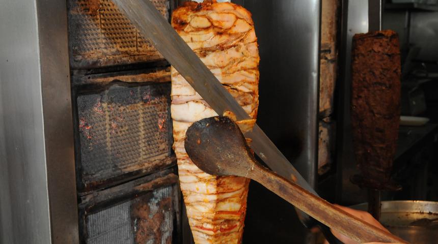 Açıkta satılan yiyeceklere dikkat