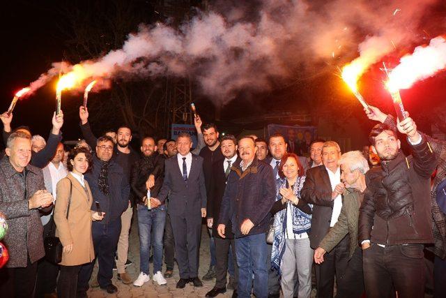 Özdemir Yeşilköy’de başkan gibi karşılandı