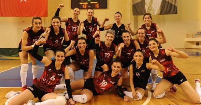 Bozüyük Belediyesi İdmanyurduspor bayan voleybol takımı 1. lige yükseldi