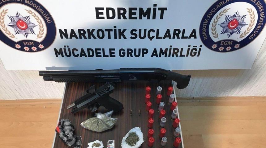 Edremit&rsquo;te uyuşturucu ile m&uuml;cadele s&uuml;r&uuml;yor