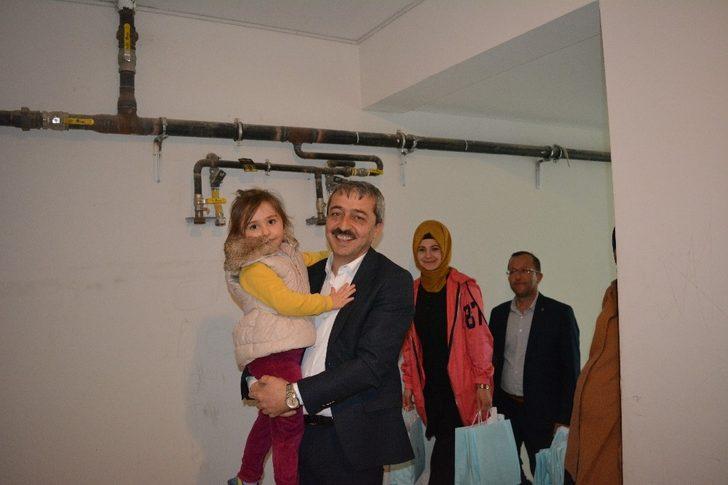 Başkan Recep Tuna, Cumayeri’nde sıkmadık el bırakmıyor G3