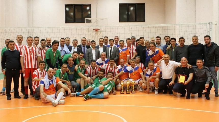 Erkekler Voleybol Turnuvası Sona Erdi