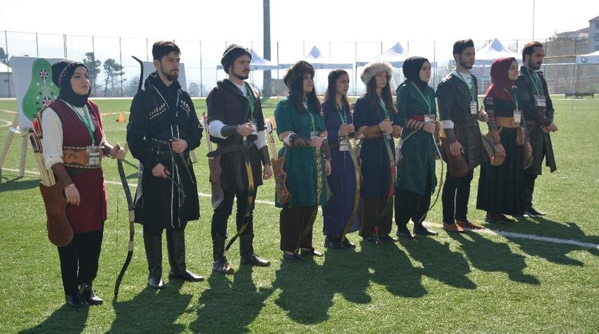 Şehitleri Anma ve geleneksel Türk okçuluk yarışması düzenlendi