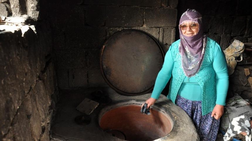 55 yaşındaki kadın &ccedil;ocuklarının isteğiyle k&ouml;ye muhtar adayı oldu