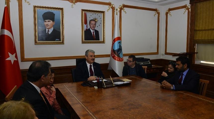 Vali Akın, "Down Sendromlu çocuklar, uygun eğitimle topluma kazandırılır"
