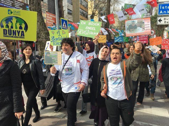 Down Sendromu farkındalık günü İzmit’te unutulmadı