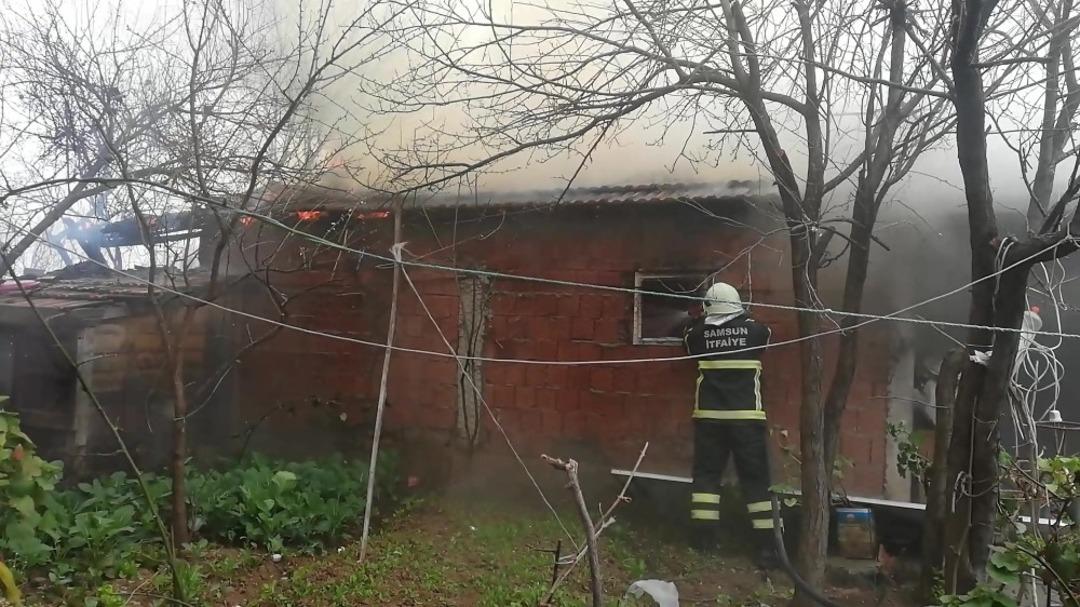 Depoda &ccedil;ıkan yangın korkuttu