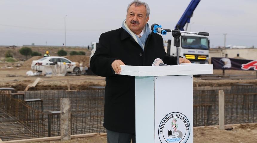 Burhaniye&rsquo;de modern stadyum yapılıyor