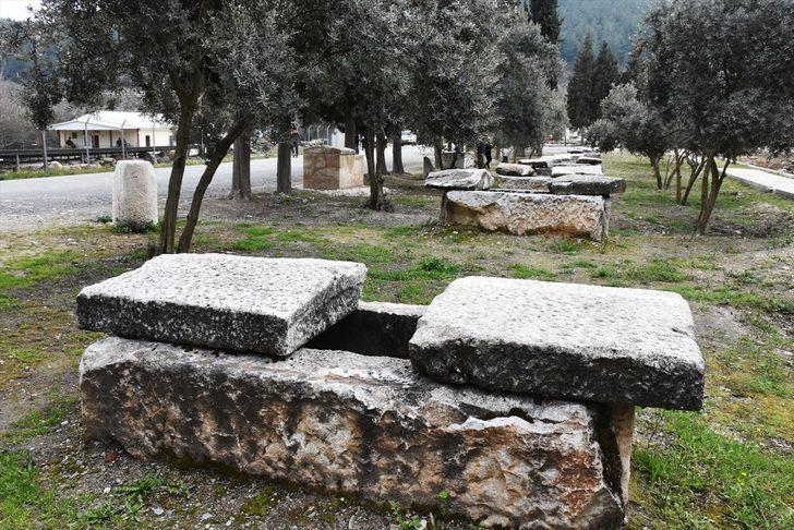 'Gladyatörler kenti'nin mezarları ziyarete açılıyor G3