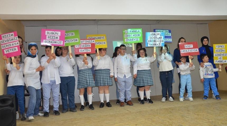 &Ouml;zel &ccedil;ocuklar yeteneklerini sergiledi