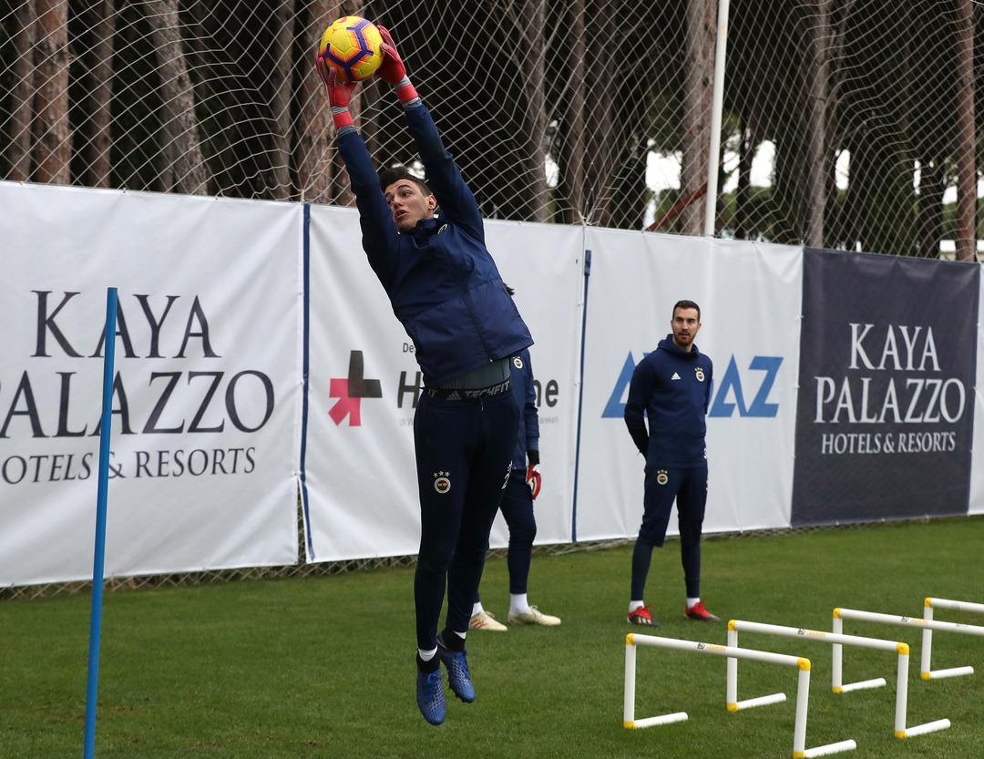 Berke &Ouml;zer'e İspanyol kancası: Yeni Oblak, yeni Courtois olacak
