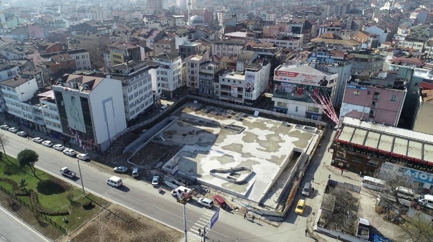 Fatsa Cumhuriyet Meydanı&rsquo;na zemin betonu d&ouml;k&uuml;ld&uuml;