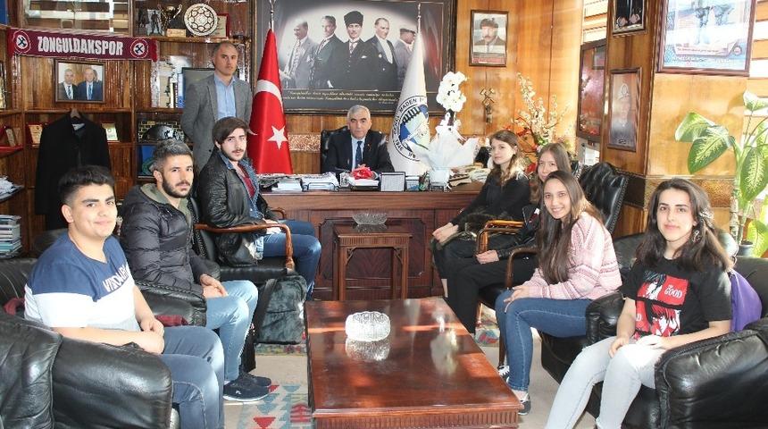 BE&Uuml; &Ouml;ğrencileri Başkan Demirci ile bir araya geldi