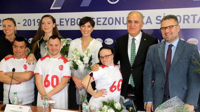 İzmirliler hafta sonu voleybola doyacak