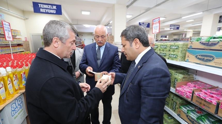 Bu markette para değil dua ge&ccedil;iyor