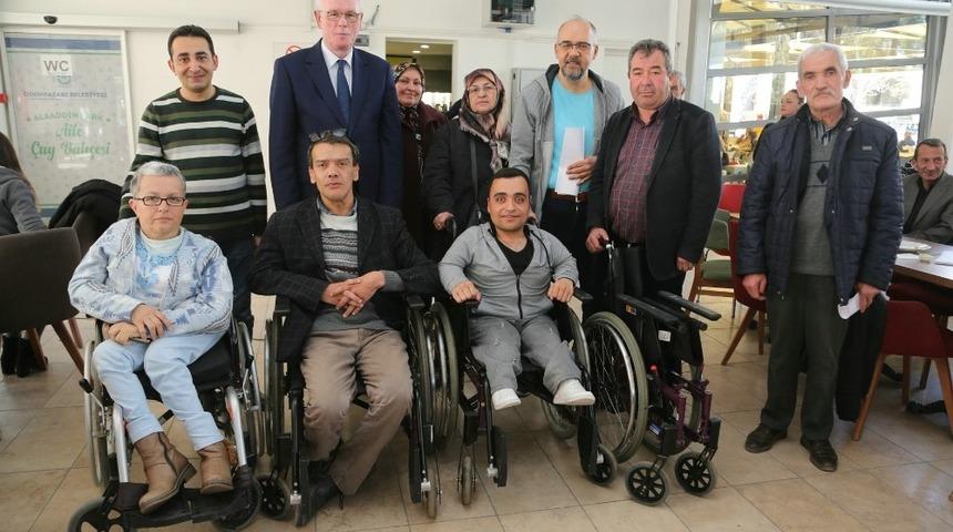 Odunpazarı Belediyesi’nden 55 engelli bireye sandalye desteği