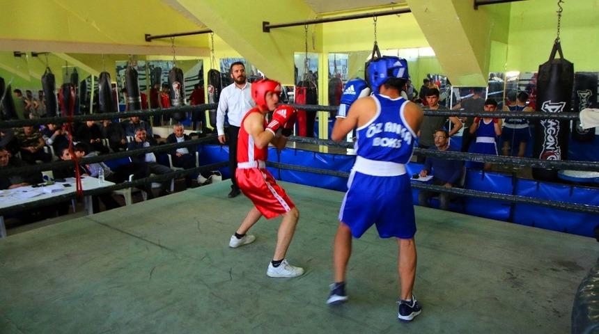Okullararası Genç Erkekler Boks Müsabakaları