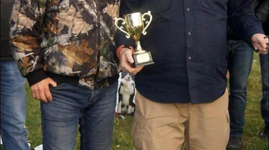 250 av köpeği merada yarıştı