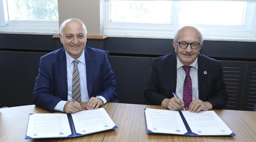 Öğrencilerin niteliğini artıracak işbirliği protokolüne imzalar atıldı