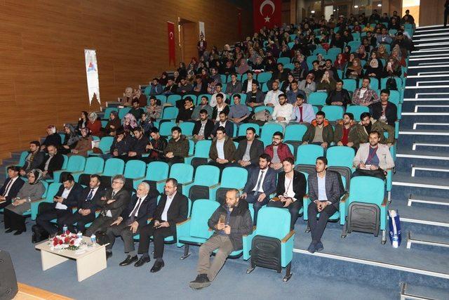 AİÇÜ’de “İslam ve Kadın” konulu panel düzenlendi