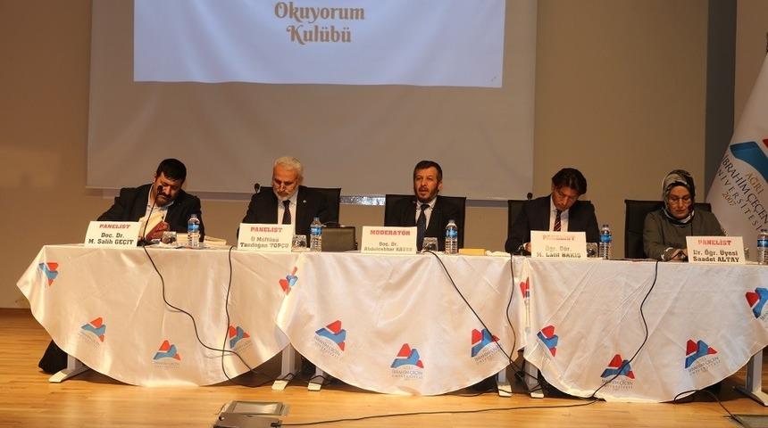 Aİ&Ccedil;&Uuml;&rsquo;de &ldquo;İslam ve Kadın&rdquo; konulu panel d&uuml;zenlendi