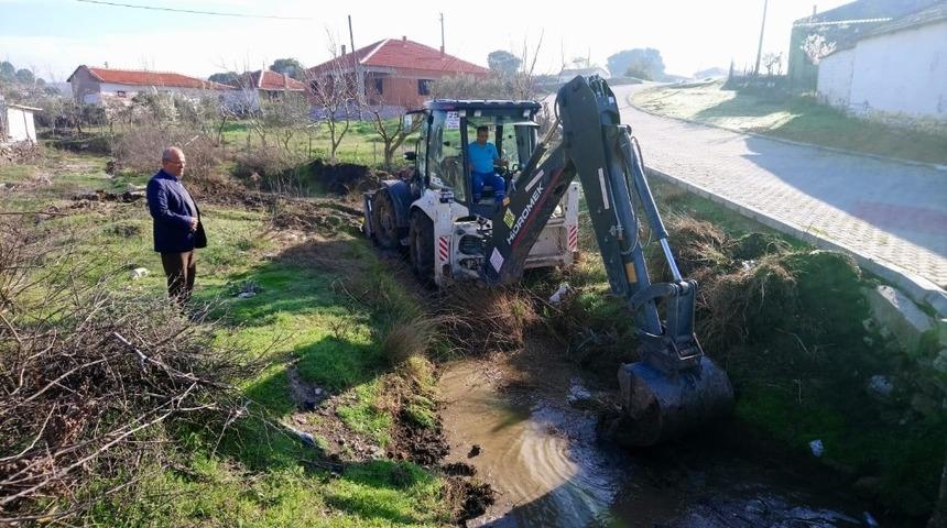 Osmancalı&rsquo;nın deresi temizlendi