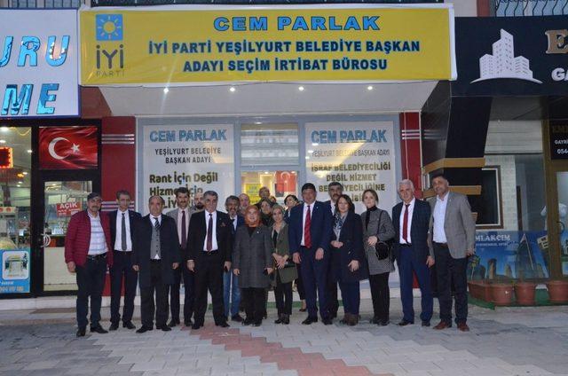 Parlak Yeşilyurt’u karış karış gezmeye devam ediyor